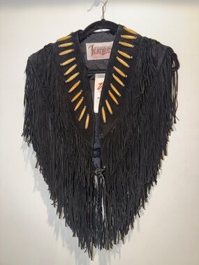 Fabulous vintage BNWT Diamond Leathers Black Suede Boho Fringe Western Shawl